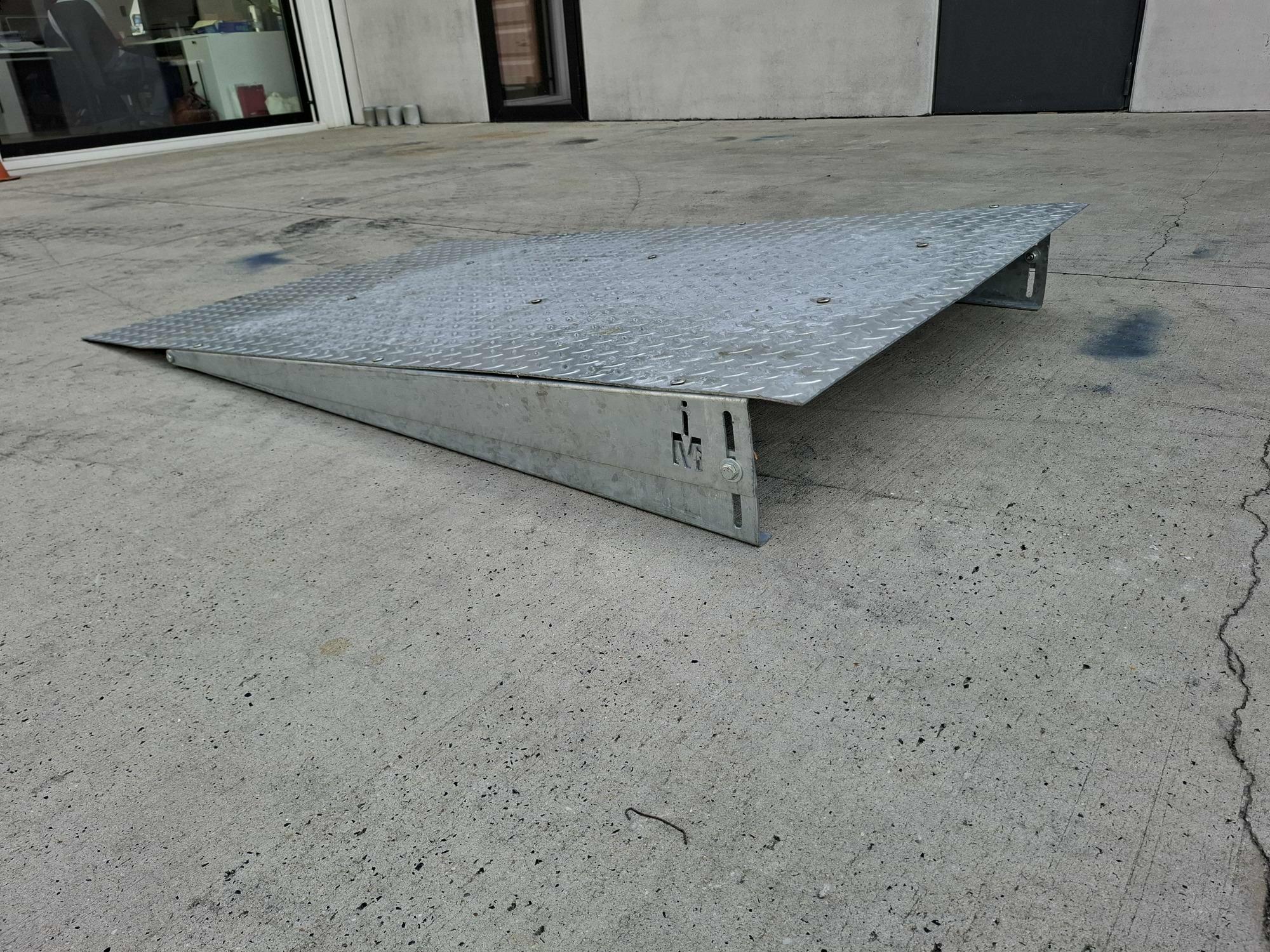 USED STANDARD RAMP FOR CONTAINER | Mechanic International
