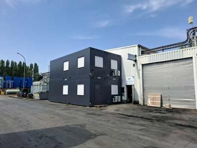 Gestapelde bureelcontainers in kleur