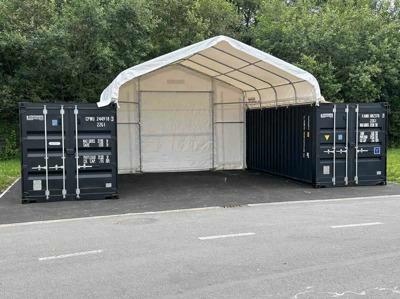 Terrassenunterstand mit containers