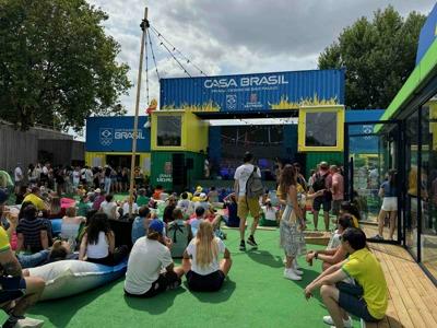 Modification containers