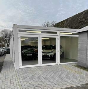 Verbundene Showroomcontainer 20FT