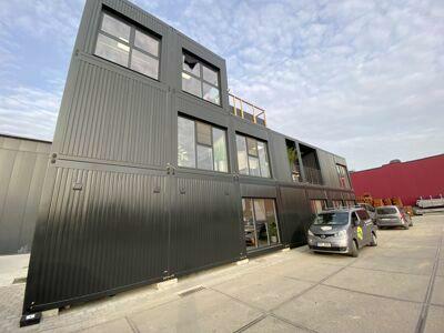 Modulair bedrijfsgebouw met 3 verdiepen