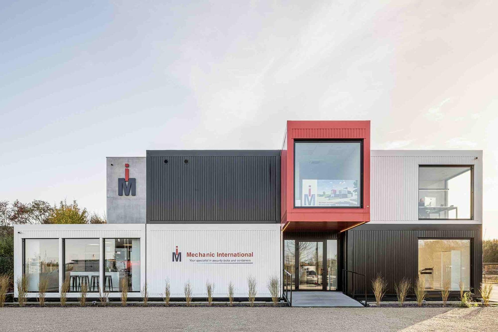 Modular building - Mechanic International