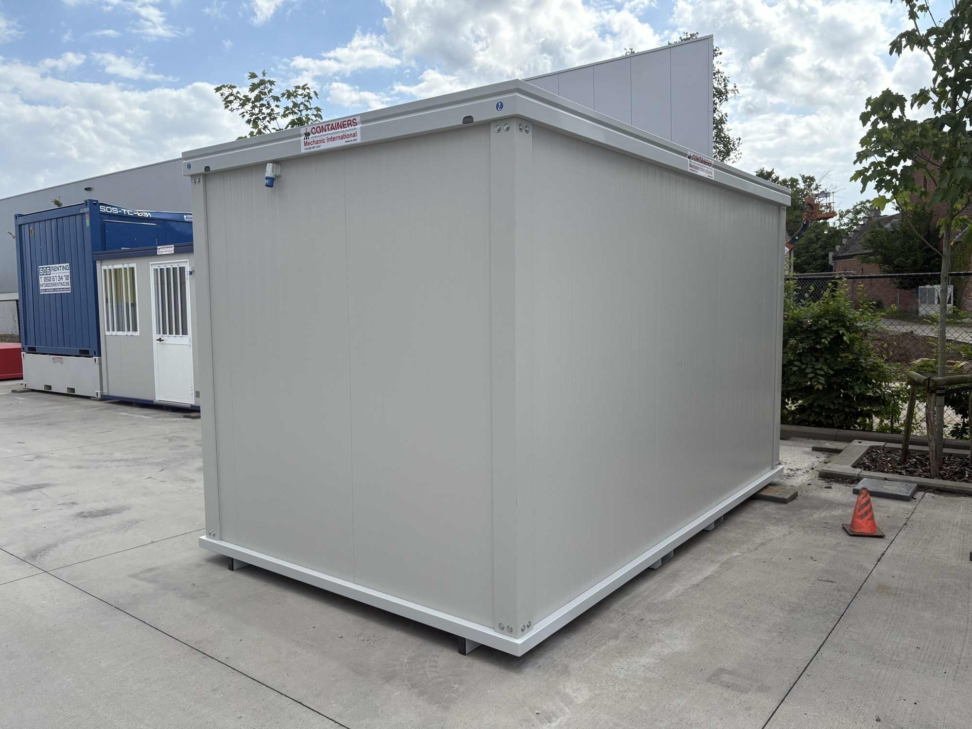 Nouveau conteneur de chantier 4.00 x 2.40 m de Mechanic International