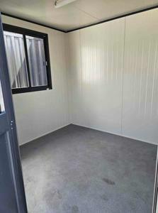 Intérieur du nouveau conteneur de chantier 3.00x2.40m de Mechanic International