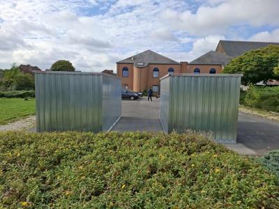 Demountable storage container