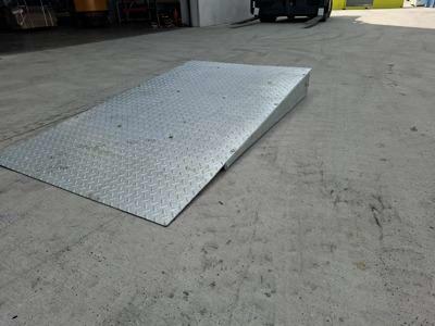 Standard container ramp second-hand