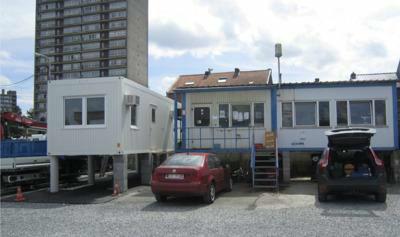 Bureelunit op verhoging