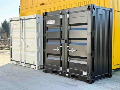 New 4FT black and white storage containers from Mechanic International
