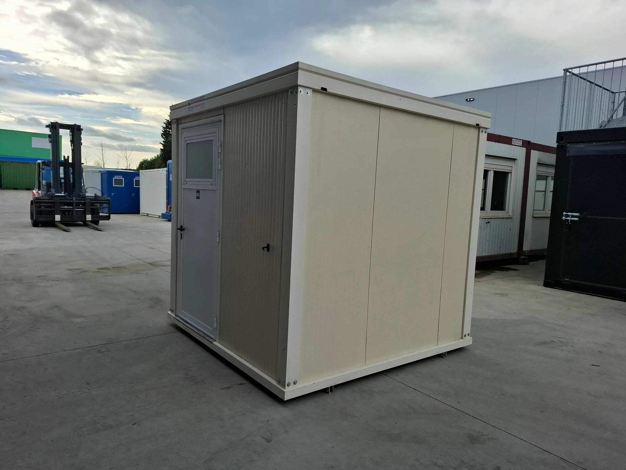 Sanitaire container 2.40x2.40m met 2 toiletten