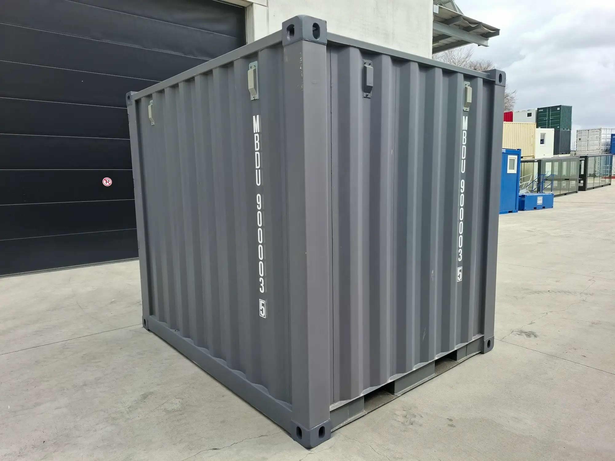 9ft zeecontainer voor opslag van Mechanic International.