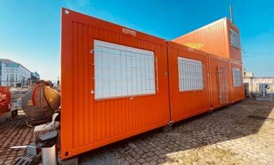 Conteneurs de bureaux empilés pour Colas