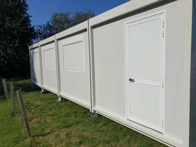 Bureelcontainers als refterruimte op locatie