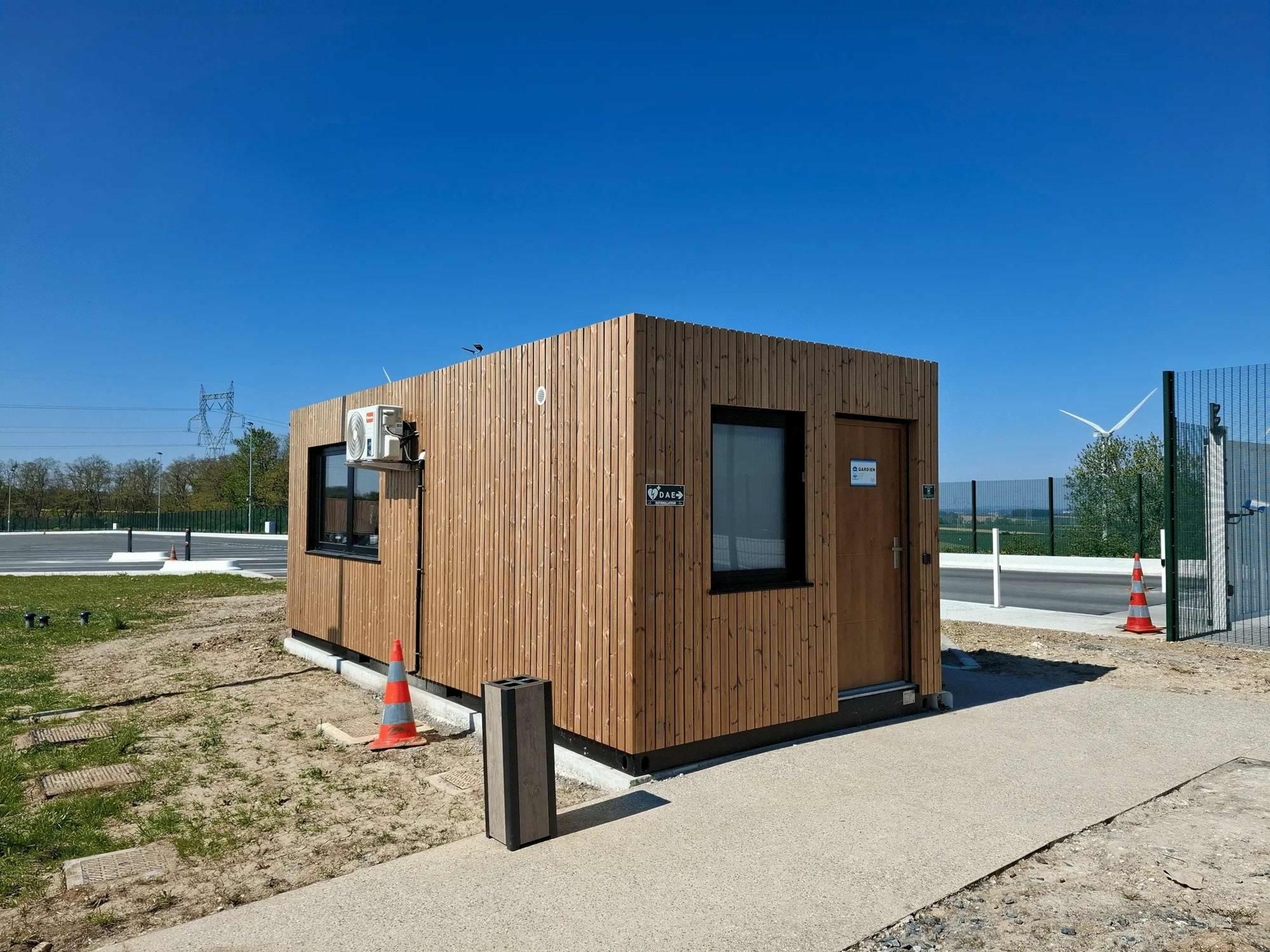 Modular reception and control post for Sanef and Certas