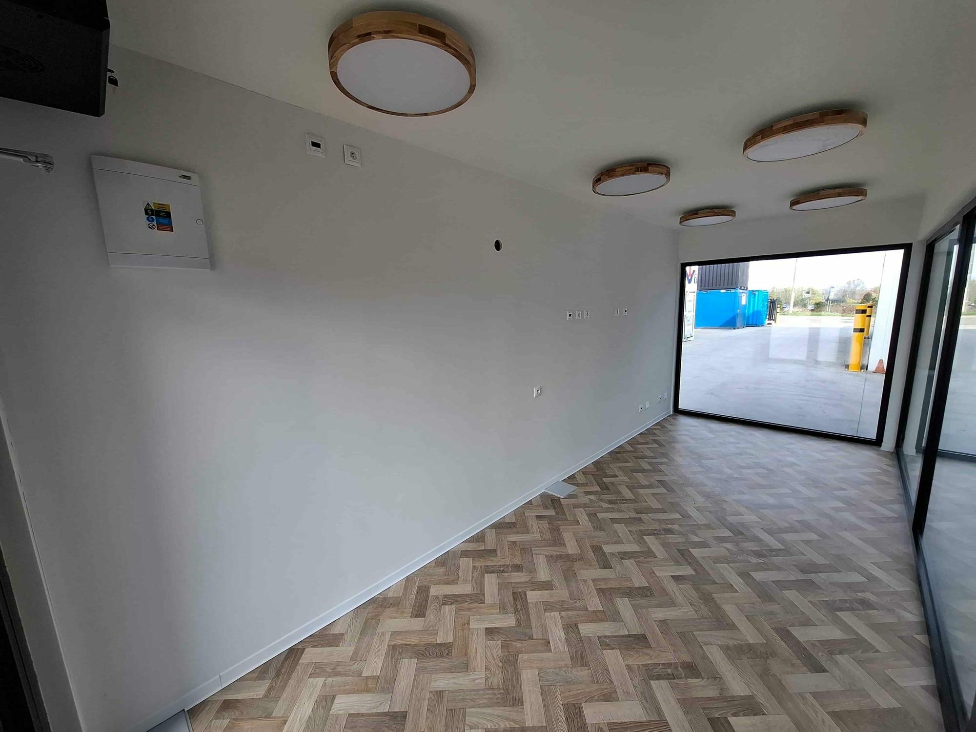 Modular reception and control post for Sanef and Certas