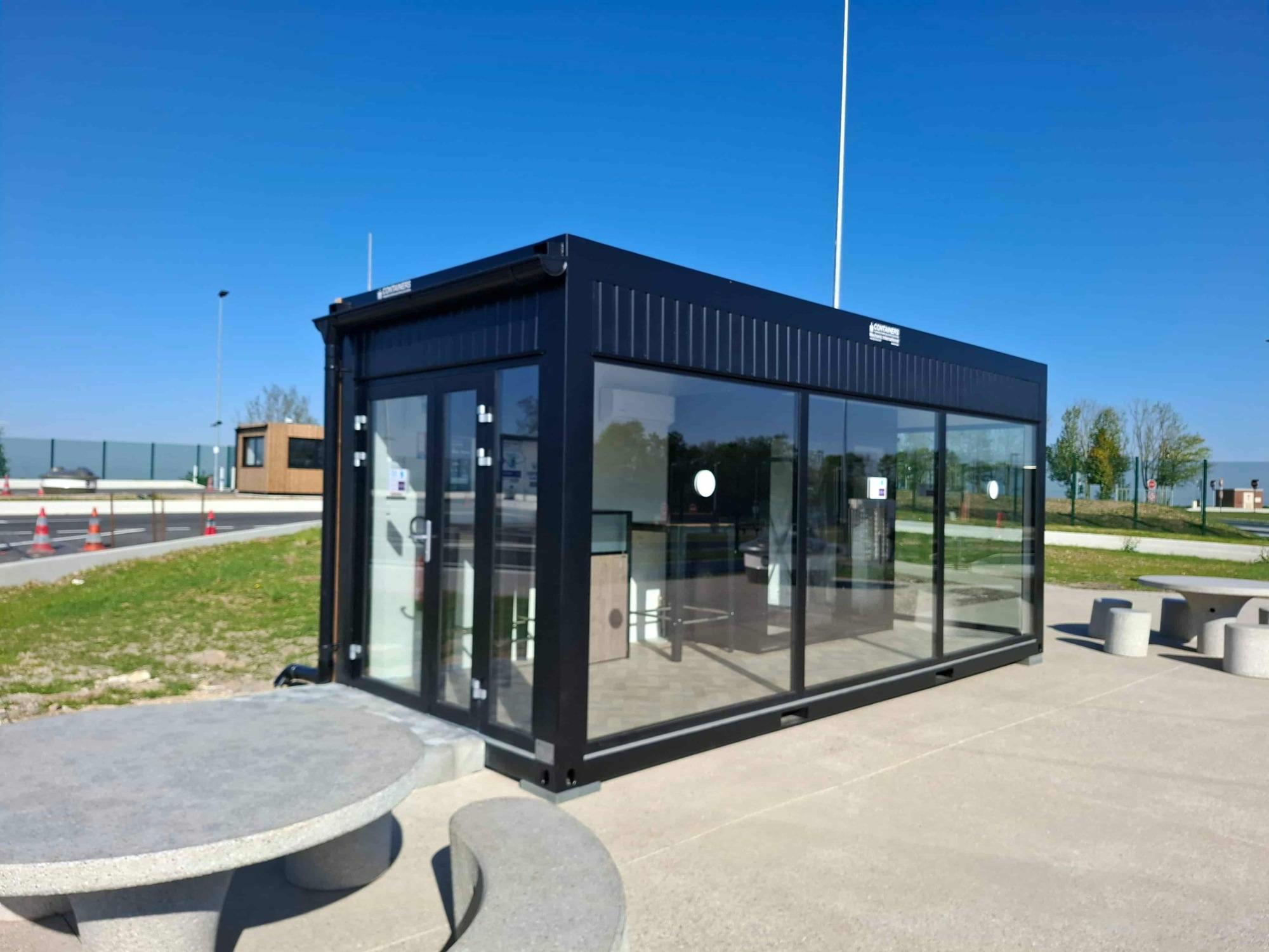 Modular reception and control post for Sanef and Certas