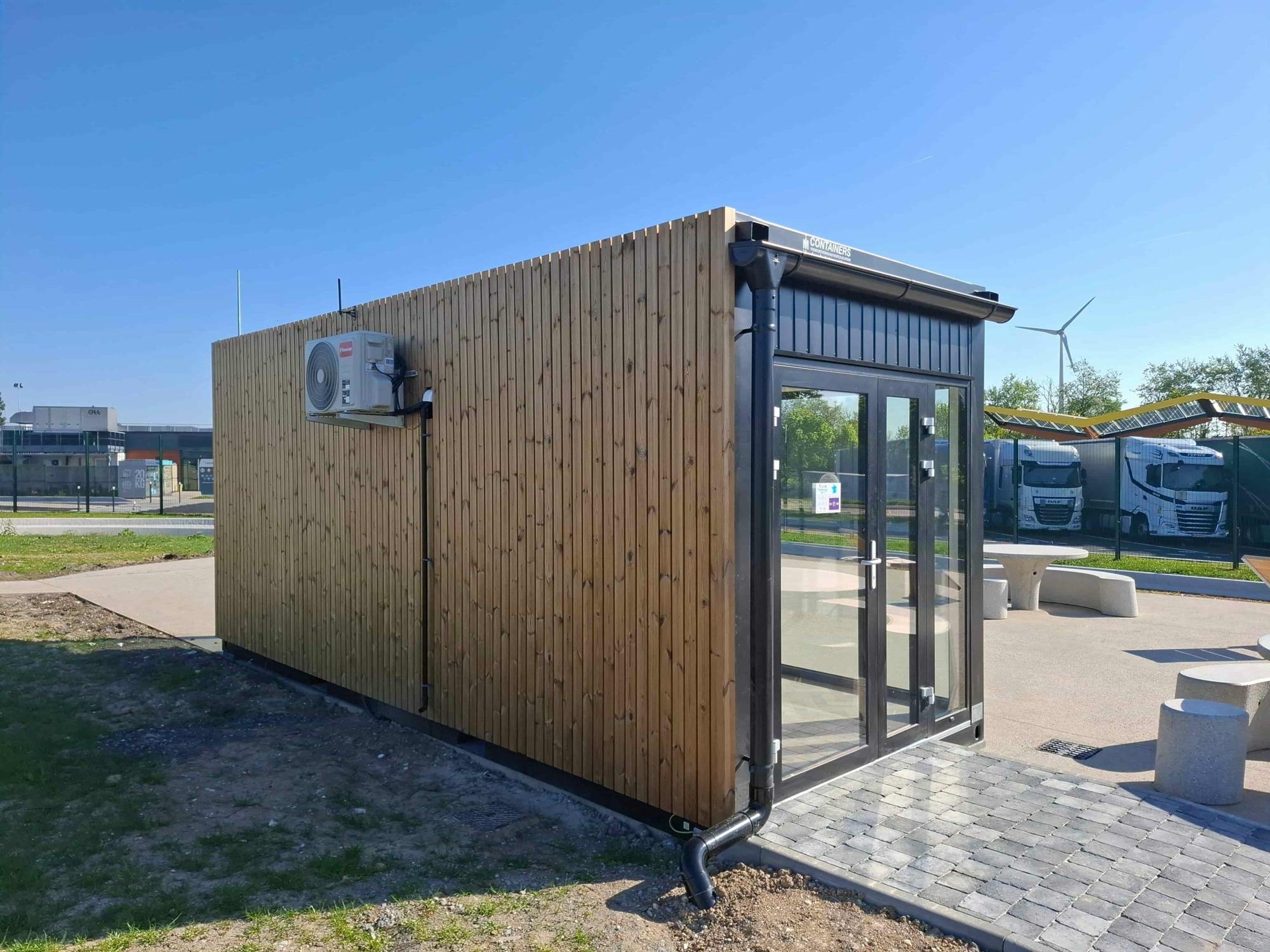 Modular reception and control post for Sanef and Certas
