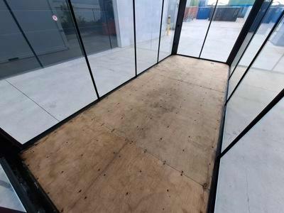 conteneur vitré 20FT  de Mechanic International